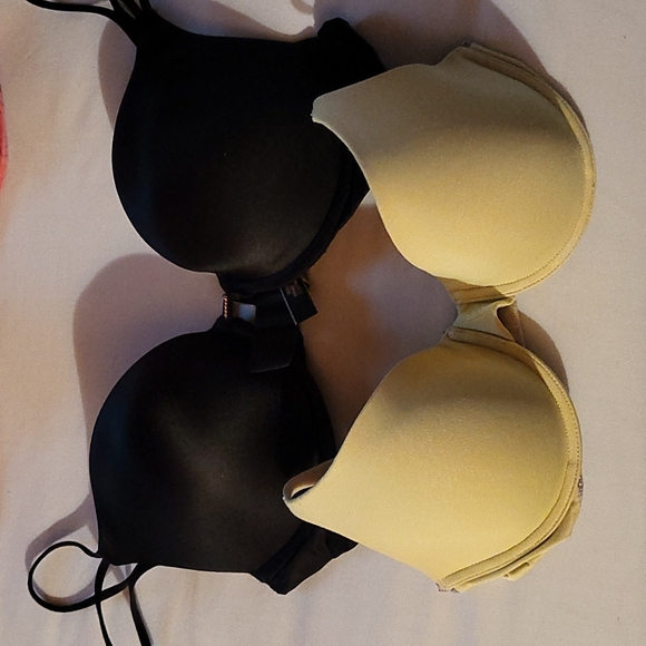 Victoria Secret Bundle 34B's - Picture 4 of 4